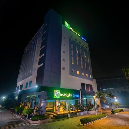 Holiday Inn Express Greater Noida Knowledge Park By Ihg Exteriör bild