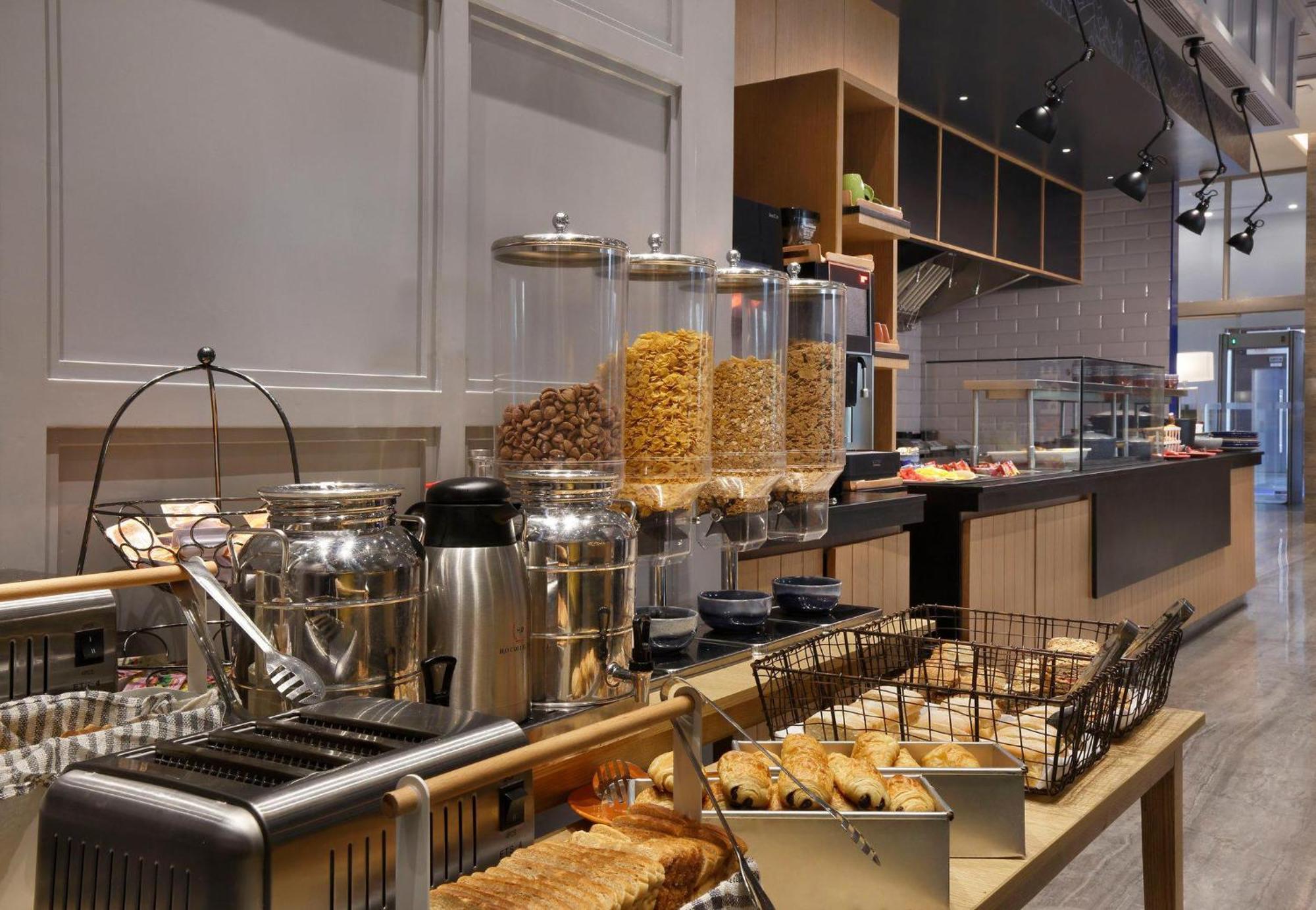 Holiday Inn Express Greater Noida Knowledge Park By Ihg Exteriör bild